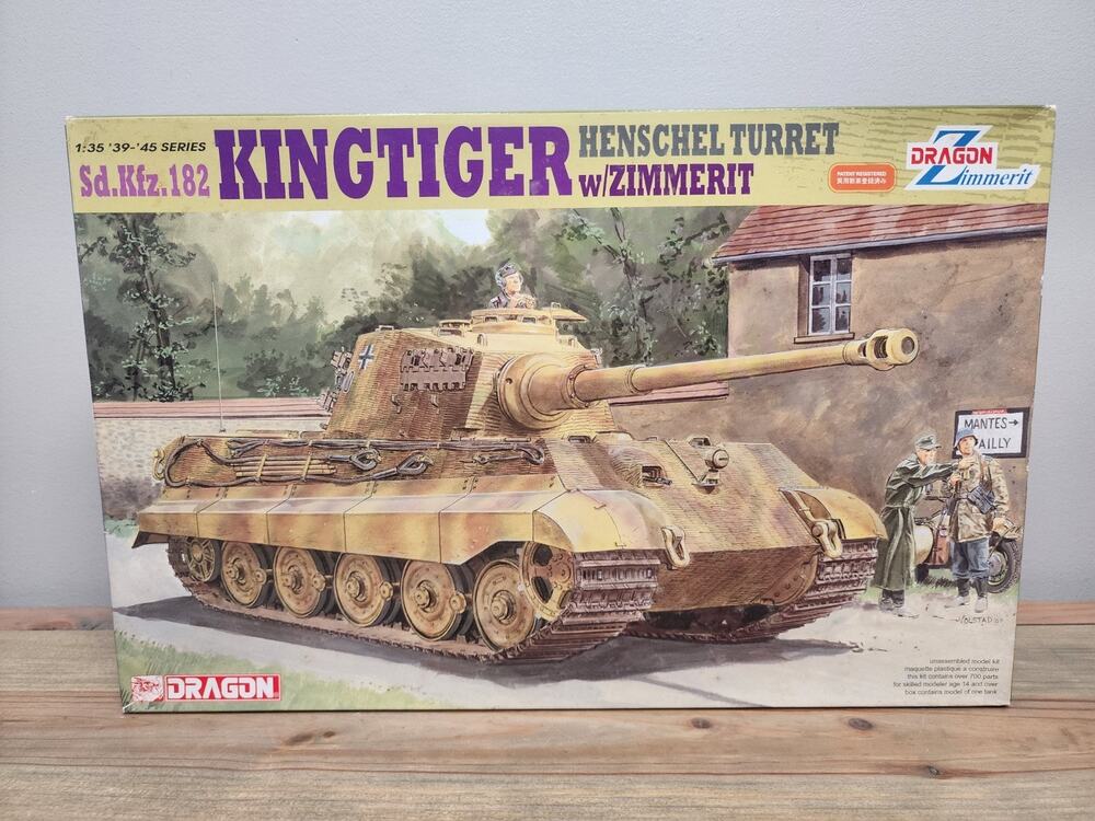 Dragon 1/35 Kingtiger with Zimmerit - Kit#6303 Sd.Kfz.182